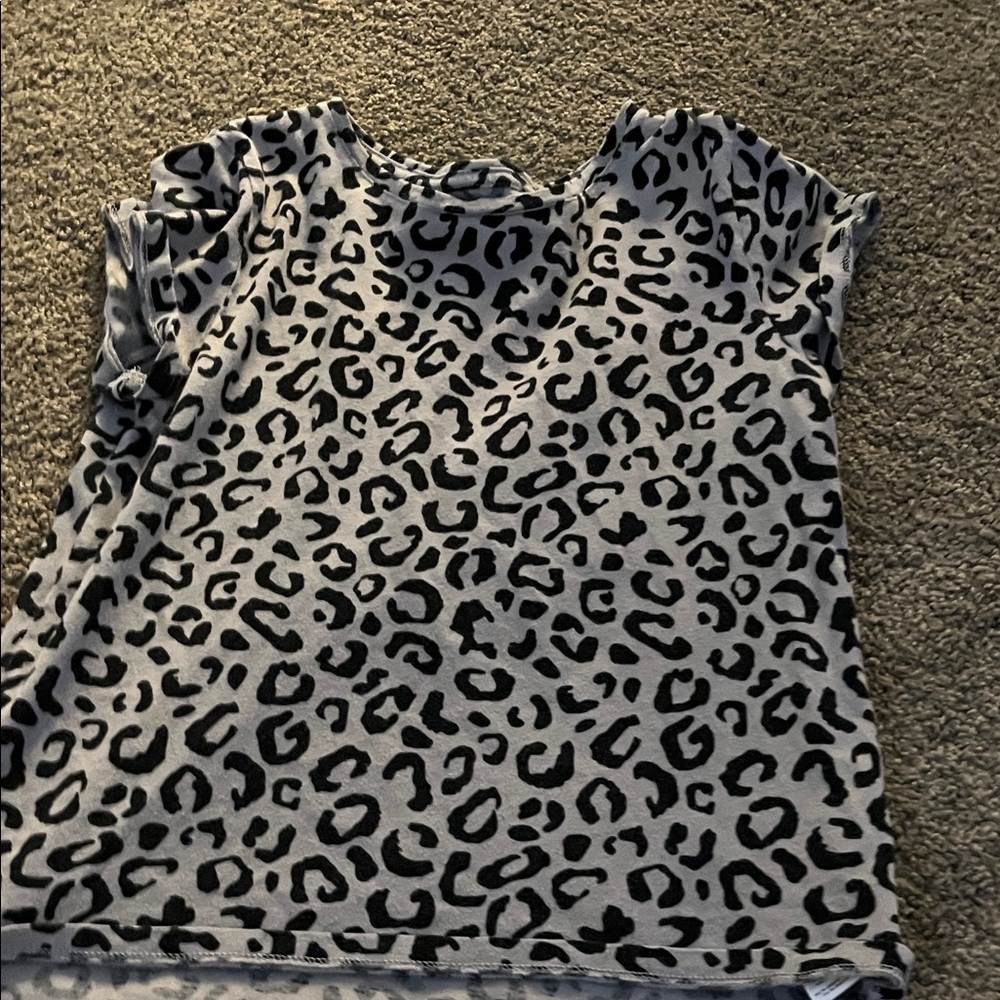 Old Navy Kids Leopard Print Tee - Black and Gray